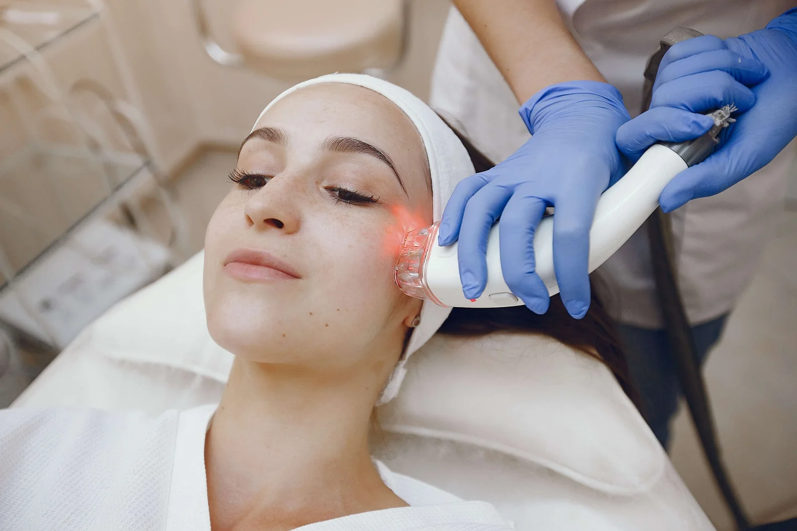 What is Laser Treatment for the Face in Mumbai with Mumbai Cosmetic Centre